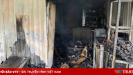 Brand udbryder i en lejlighedsbygning på Nguyen Cong Tru-gaden, beboerne går i panik og flygter.