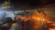 Dans la commune de Con Minh, trois maisons mitoyennes ont pris feu.