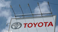 Toyota esittelee Lexuksen ensimmäisen kolmirivisen sähköauton.