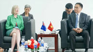 Kammerat Nguyen Loc Ha modtager Australiens ekstraordinære og befuldmægtigede ambassadør i Vietnam.