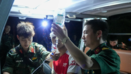 Über Nacht Transport von zwei schwerkranken Patienten von Truong Sa auf das Festland.