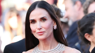 Demi Moores chokerende optræden på den røde løber i Cannes.