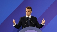 Frankrigs præsident: EU's fælles forsvarsklausul er 'stærkere' end NATO's.