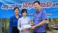 รางวัลลี ตู จ่อง มอบให้แก่พนักงานอัยการในจังหวัดกาเมา