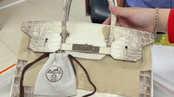 Kaksi Truong My Lanille kuuluvaa Hermès-laukkua huutokaupattiin yli 14 miljardilla Vietnamin dongilla.