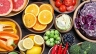 Una corretta alimentazione contribuisce a prevenire il sovrappeso e l'obesità nei bambini in età scolare.