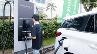 អ្នកបើកបរ Grab លែងចាំបាច់ព្រួយបារម្ភអំពីការសាកថ្មរថយន្តអគ្គិសនីរបស់ពួកគេទៀតហើយ។