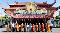 Udtrykker taknemmelighed for buddhistiske dignitarers bidrag til Fædrelandsfrontens arbejde.