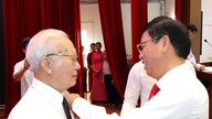 V okrsku Binh Thanh bylo uděleno 56 členům strany.