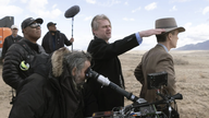 Hvorfor Christopher Nolan stadig lever uden en smartphone eller e-mail i den digitale tidsalder.