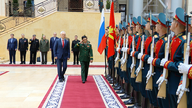 O general Phan Van Giang manteve conversações com o ministro da Defesa russo.