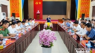 Die stellvertretende Sekretärin des Provinzparteikomitees, Vo Thi Minh Sinh, arbeitet mit 7 Gemeinden im Bezirk Nghi Loc zusammen.