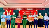 Tien Phuoc کمیون میں دو یکجہتی گھروں کی تعمیر میں مدد کے لیے فنڈنگ ​​فراہم کی گئی۔