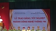 56 officiers et soldats directement impliqués dans la mise en œuvre du projet n° 06 ont obtenu leur diplôme en technologies de l'information.