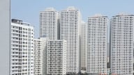 Cho thuê chung cư 8 triệu/tháng, gửi tiết kiệm lãi gấp 4 lần: Có nên bán căn hộ?