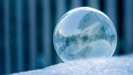 Materialien, die helfen, Ihr Zuhause ohne Klimaanlage zu kühlen.