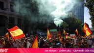 Titusindvis af demonstranter i Madrid kræver premierministerens afgang.