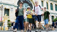 Ho Chi Minh-stad bespreekt manieren om internationale toeristen aan te moedigen meer geld uit te geven.