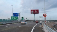 L'autostrada Bien Hoa - Vung Tau inaugura una nuova diramazione di collegamento, riducendo la congestione sulla Strada Statale 51 per chi si reca al mare da Ho Chi Minh City.