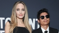 Pax Thien appare al fianco di Angelina Jolie dopo che si erano diffuse voci sulla sua morte.