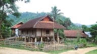 De gamle pælehuse, der tilhører thailandske folk i Binh Chuan, bevarer Nghe An-provinsens kulturelle identitet.