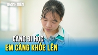 Seorang gadis yang menghidap cerebral palsy bermimpi untuk menjadi seorang guru, dengan disokong oleh kaki ayahnya.