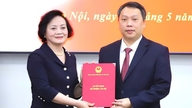 Timbalan Perdana Menteri Pham Thi Thanh Tra membentangkan keputusan pelantikan bagi Timbalan Menteri Kebudayaan, Sukan dan Pelancongan.
