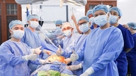 ベトティエップ友好病院は、脳死ドナーからの腎臓移植手術を初めて実施した。