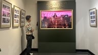 Het leven van muzikant Thanh Tung wordt verteld aan de hand van foto's.