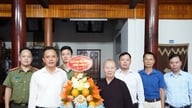 O bairro de Chương Mỹ parabeniza os estabelecimentos budistas pela ocasião da celebração do aniversário de Buda.