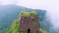 Membuka laluan ke menara purba misteri di atas batu setinggi lebih 700 meter, tempat yang hanya segelintir sahaja yang pernah menjejakkan kaki ke dalamnya.