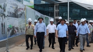 Nopeuta Long Thanhin lentokentän ja Ho Chi Minh Cityn ja Long Thanhin sekä Dau Giayn välisen moottoritien rakennustöitä.