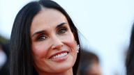 'Den smukkeste kvinde i verden' forvandlede Cannes til sin egen catwalk med en serie af fantastiske kjoler.