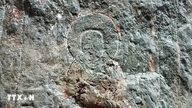 Ninh Binh: Unikt historisk sted "Stenhistoriebog" med 18 Lan Han-figurer.