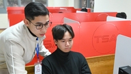 Gennemsnitsresultaterne på egnethedstesten i 2026 faldt, hvor Hai Phong-studerende toppede tredje runde af eksamener.