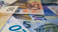 Eurokursen den 26. maj: Forretningsbanker sænker renten kraftigt, mens det frie marked oplever en rentestigning.