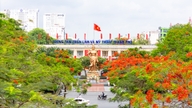 Hai Phong er pragtfuldt med blomster i maj.