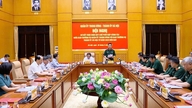 Gennemgang af implementeringen af ​​​​forordningerne om koordinering af arbejdet mellem den stående komité under den centrale militærkommission og den stående komité under Hanoi bypartikomité.
