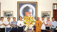 Ninh Binhin maakunnan Vietnamin isänmaan rintaman komitea vieraili ja onnitteli buddhalaisia ​​​​laitoksia vuoden 2026 Buddhan syntymäpäiväjuhlan yhteydessä.