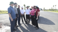 สภาประชาชนจังหวัดไทเหงียนสำรวจงานปรับพื้นที่ในเขตบาเซียน