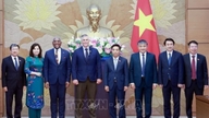 Vietnamin ja Yhdysvaltojen kongressit vahvistavat valtuuskuntien vaihtoa ja edistävät sisällöllistä yhteistyötä.