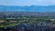Dengan suhu melebihi 40 darjah Celsius, Hanoi tiba-tiba memasuki musim di mana gunung-ganang dapat dilihat.