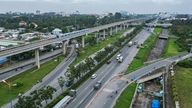 Naib Pengerusi Jawatankuasa Rakyat Bandar Raya Ho Chi Minh mengarahkan penyingkiran segera halangan kepada Projek Pengembangan Lebuhraya Hanoi.