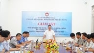 Supervisión del cumplimiento de las resoluciones administrativas en la Oficina de Registro de la Propiedad de la ciudad de Da Nang.