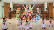 Hơn 20 năm mang bánh sinh nhật dâng Bác