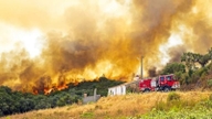 Il Portogallo impiega elicotteri, rispondendo in modo proattivo al rischio di incendi boschivi.