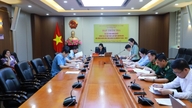 Gennemgang af udkastet til resolution om oprettelsen af ​​byen Quang Ninh.