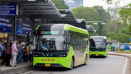 Hanoj: Zajištění více než 18 000 spojů autobusem a vlakem denně pro studenty během zkouškového období.