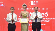 Frøken Nguyen Phuong Linh bliver ambassadør for en videokonkurrence, der promoverer vietnamesisk kultur.