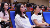 経済法科大学の博士課程学生は、20億ベトナムドン以上の財政支援を受けている。